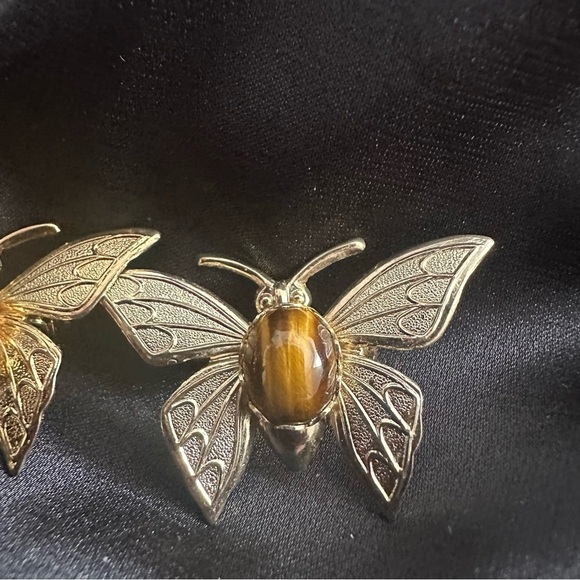 Three Tiger’s Eye and Orange Colored Butterfly Brooches Gold Tone Textured 1.5" - Picture 2 of 5